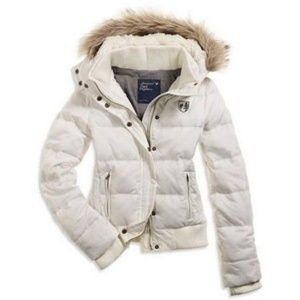 American Eagle white puffer coat